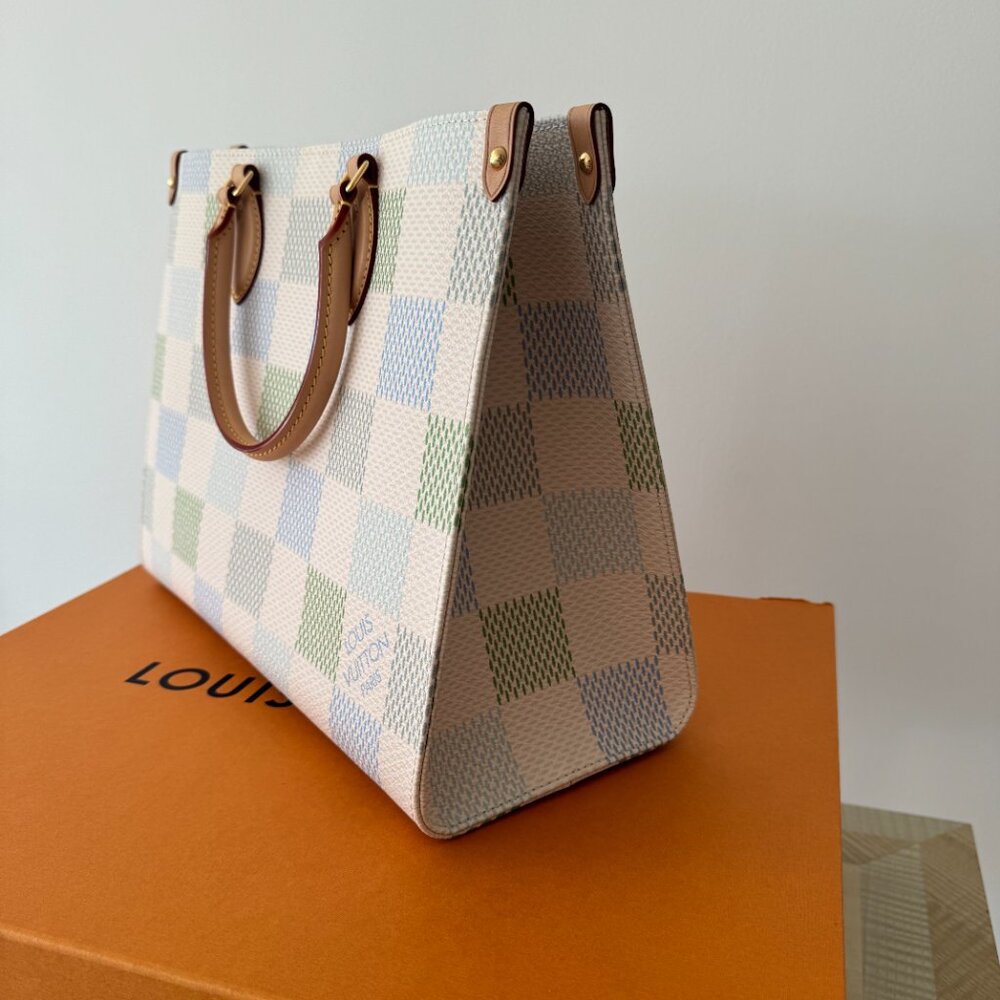 LOUIS VUITTON OnTheGo MM Damier Canvas in Pistache *NEW* - Picture 3 of 12